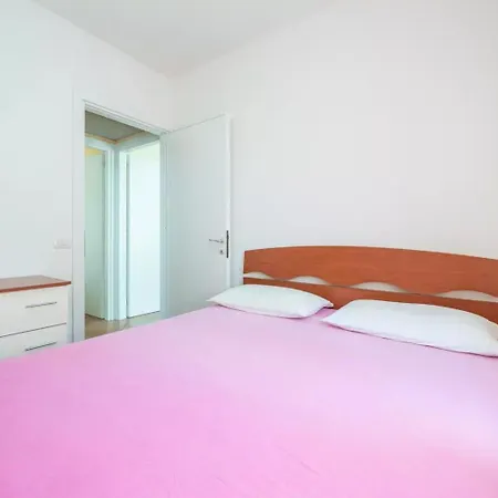 Appartamento Cozy With Garden!