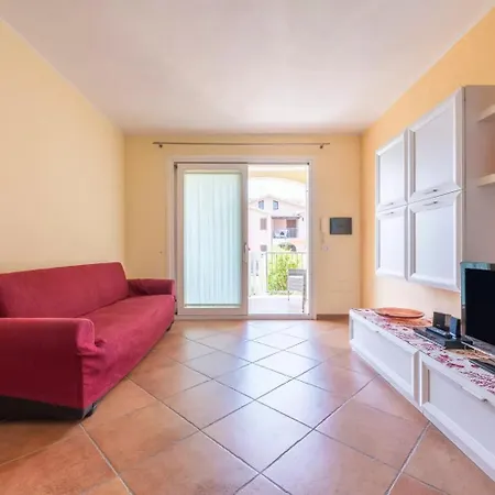 Cozy With Garden! Appartamento Pula
